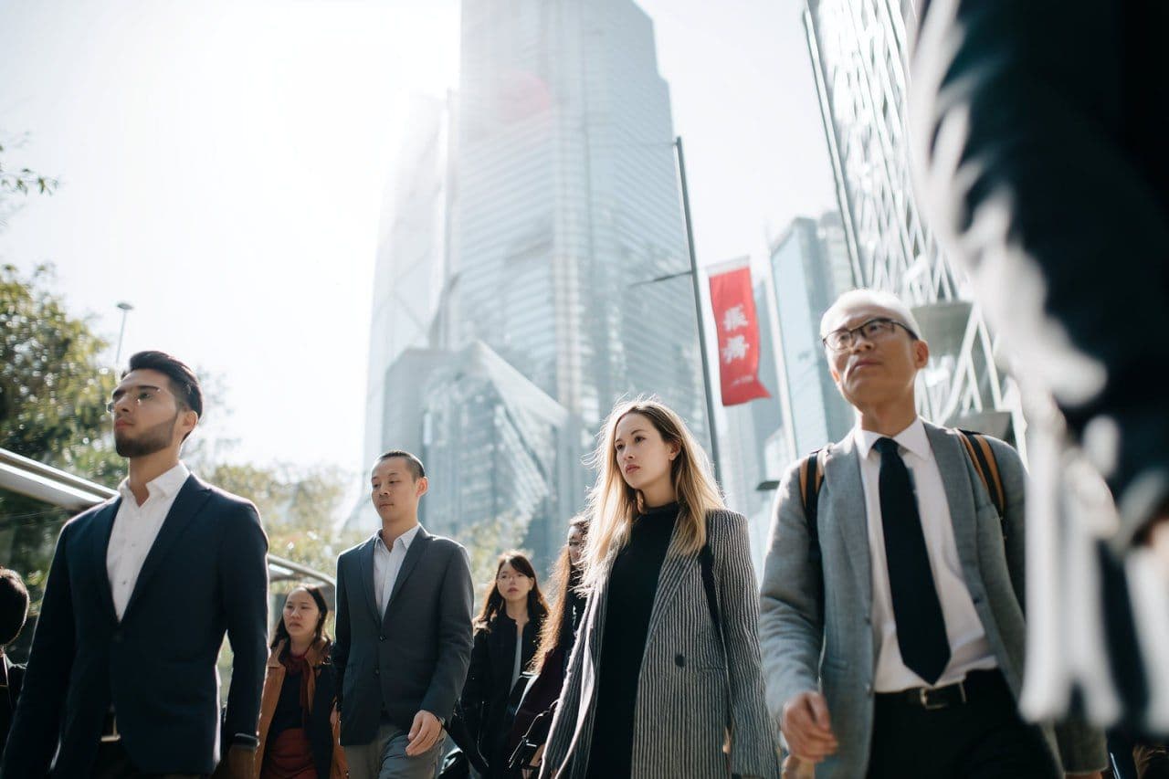 هونغ كونغ تتبنى تخزين منظم وسط حملة قمع عالمية