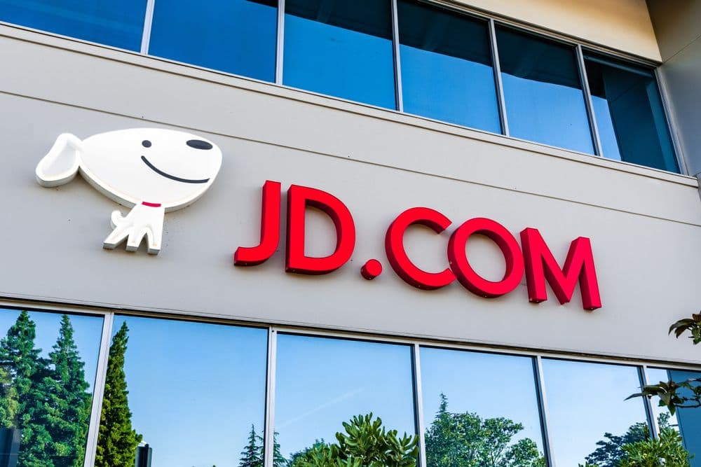 Crypto Stablecoin Push: JD.com z Chin celuje w globalne płatności, gdy USA przyjmują ustawę GENIUS Act