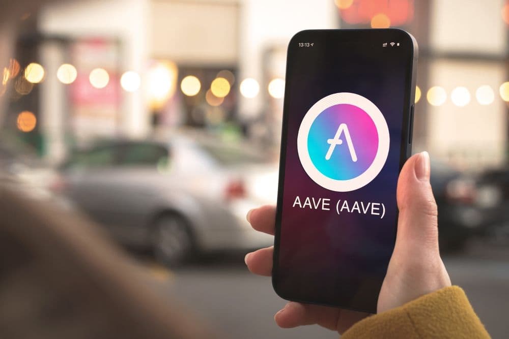 AAVE преодолевает сопротивление в $250, увеличившись на 24%; Растет институциональный интерес