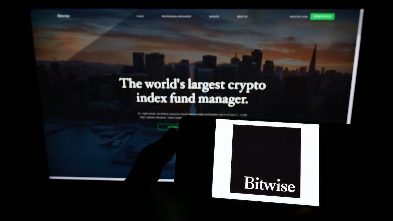 Bitwise Sửa Đổi Hồ Sơ ETFs Cho Dogecoin, Aptos Khi SEC Xem Xét 70+ Đơn Đăng Ký