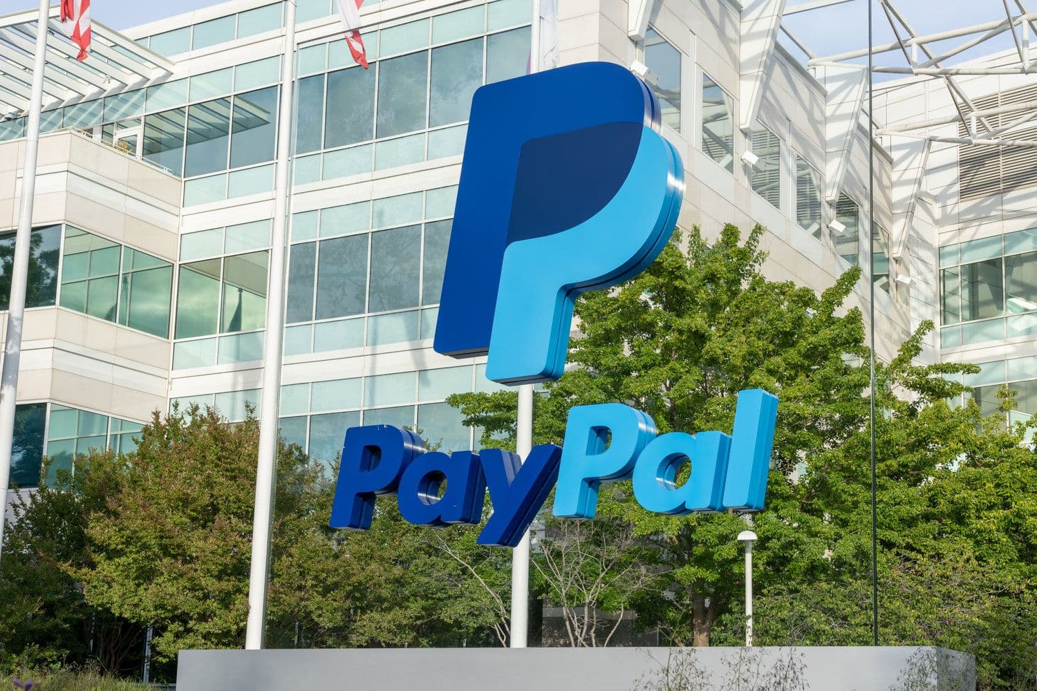 PayPal nhắm đến việc sử dụng phổ biến với lợi suất 3,7% trong khoản nắm giữ PYUSD