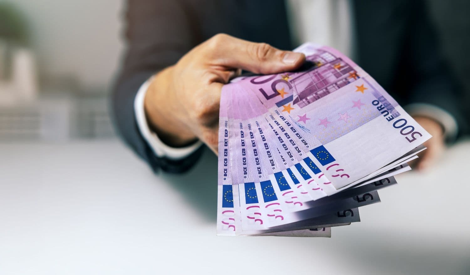 desktop-euro-stablecoins-explained-5-tokens-powering-europes-emerging-digital-economy