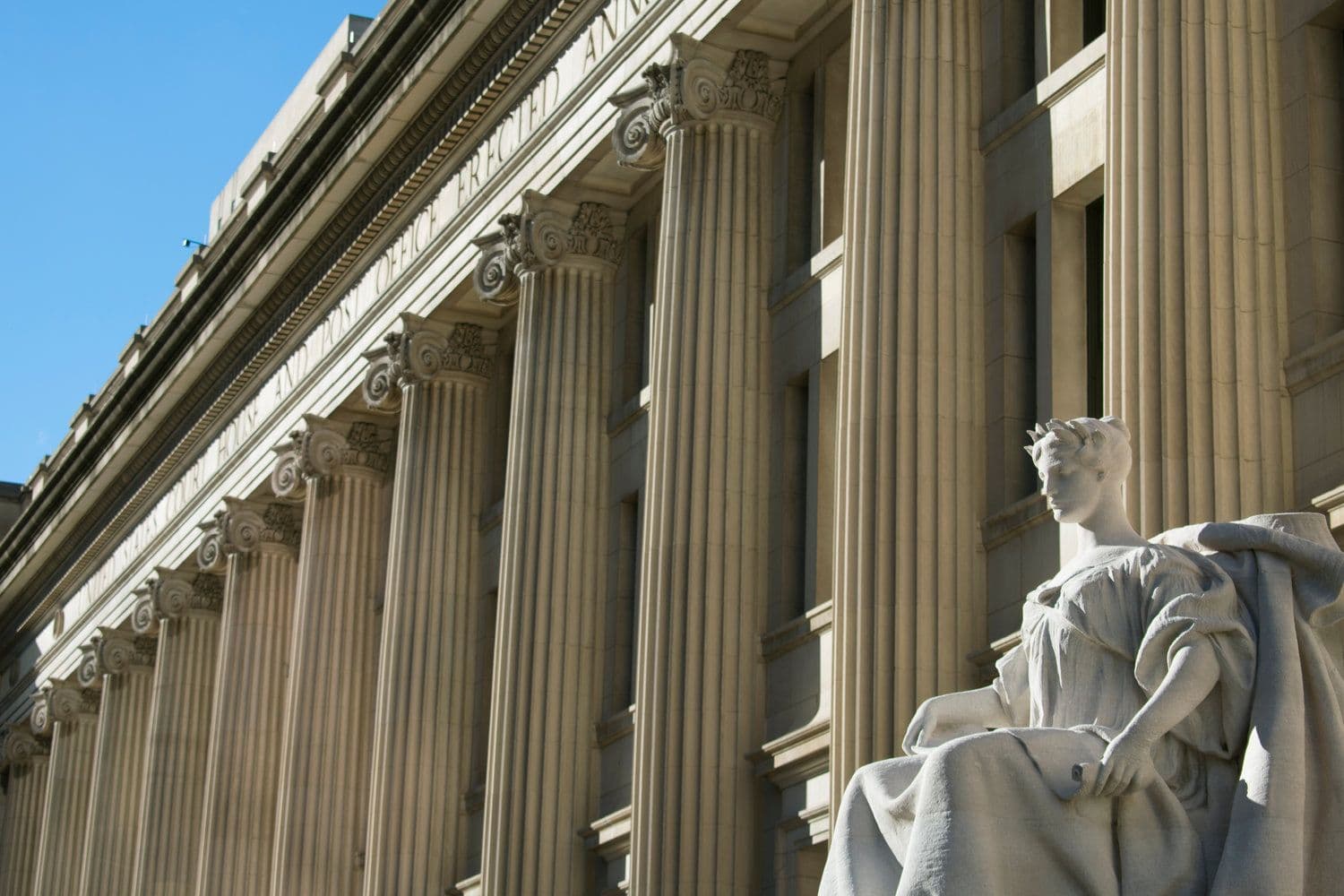 Суд Гібралтару розморожує $2.6M в токенах PLAY на тлі суперечки щодо ігор Web3